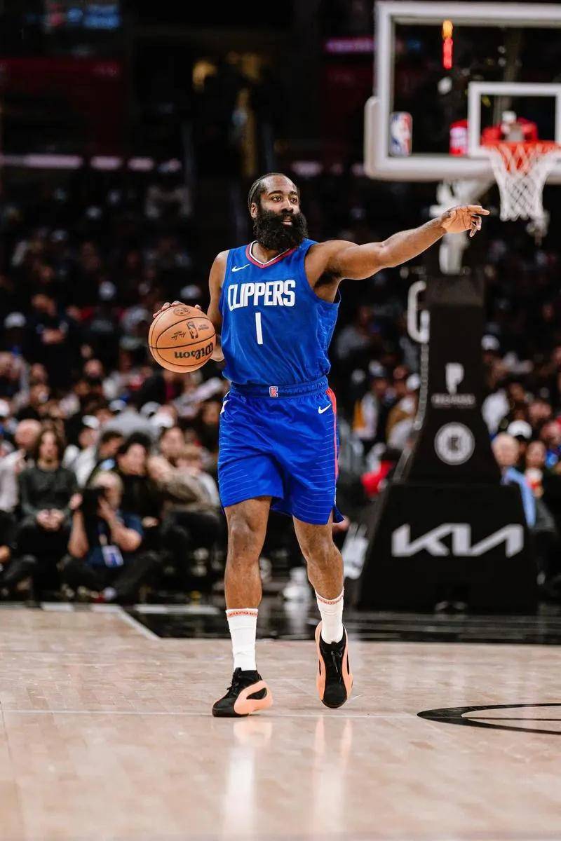 关于快船主帅因战术失误受到批评,需承担连败责任的信息 关于快船主帅因战术失误受到批评,需承担连败责任的信息