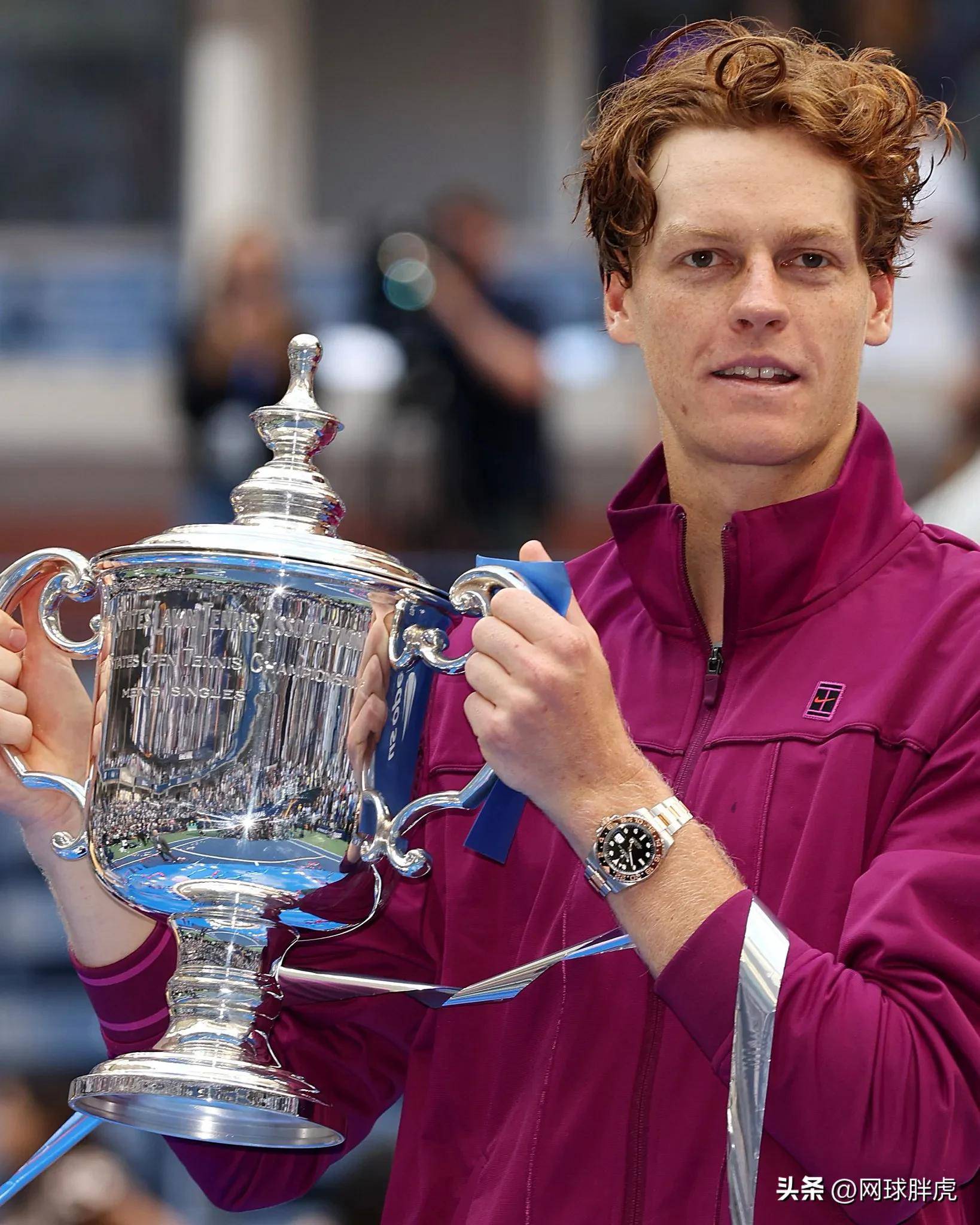 欧洲男选手奋力拼搏，拿下第一名