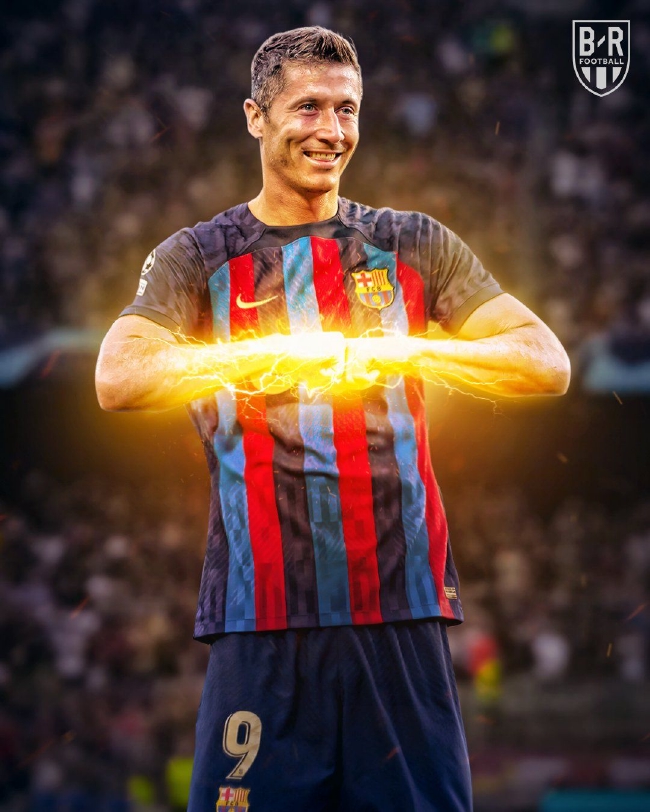 关于韩国险胜莱比锡红牛，莱万完成帽子戏法的信息