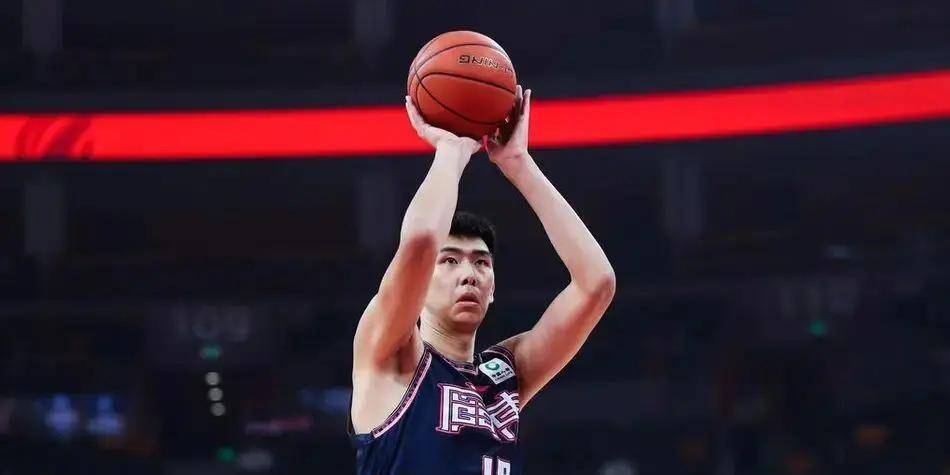 包含广州男篮惊险获胜，晋级季后赛在望的词条