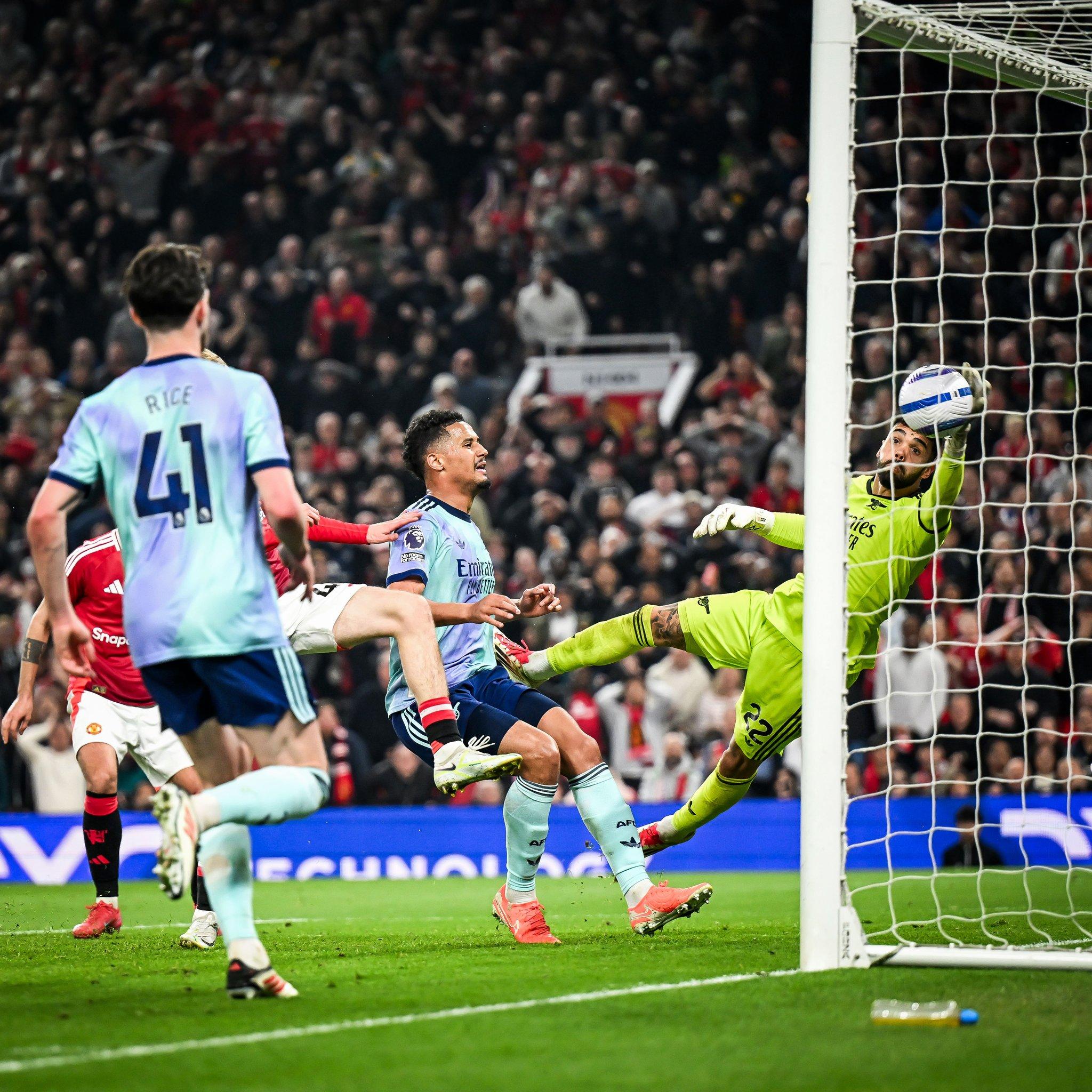 包含阿森纳险胜瓦伦西亚，阿奎罗关键制胜的词条