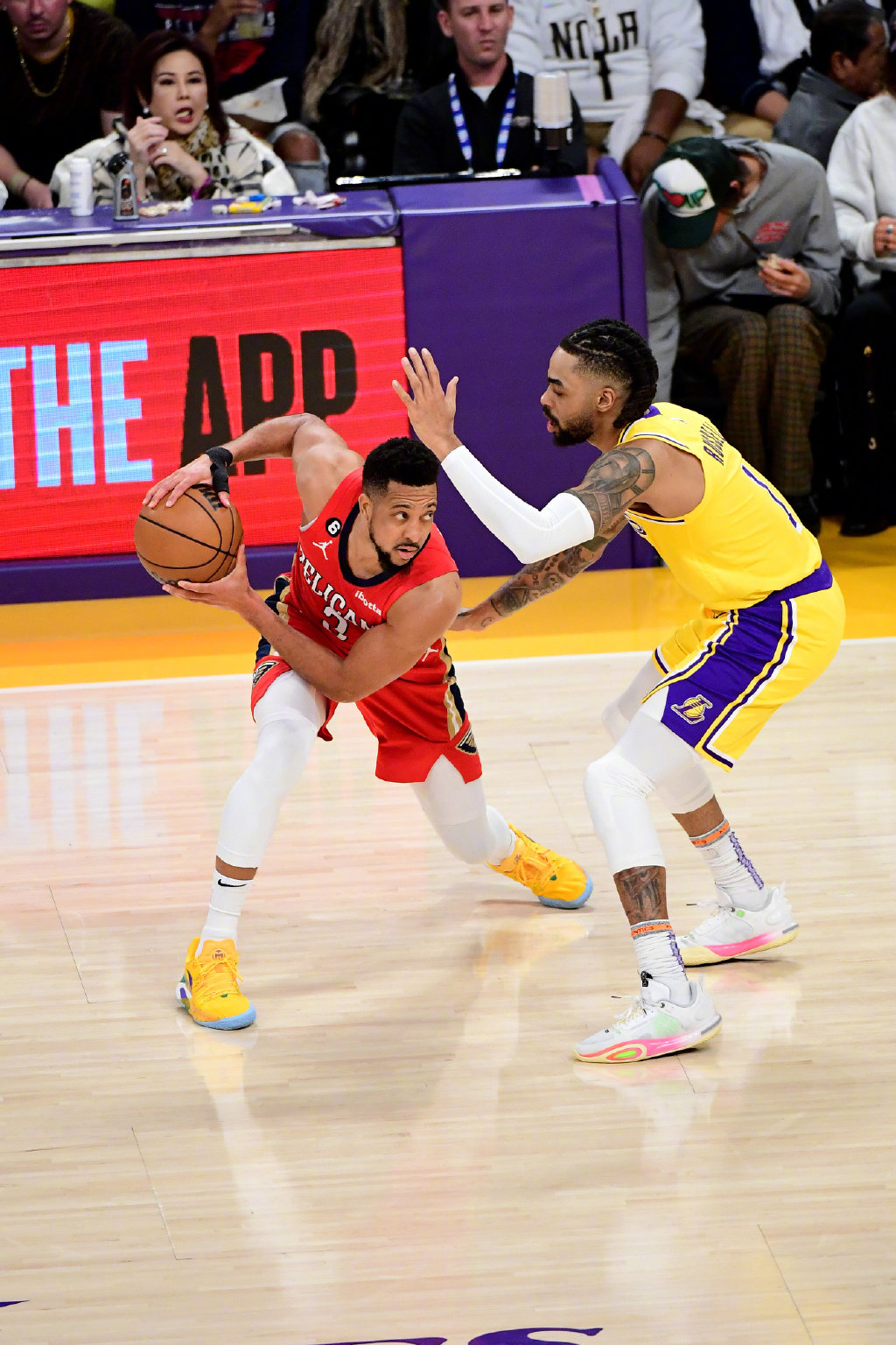 关于76人完胜雄鹿B队，麦科勒姆完成帽子戏法的信息