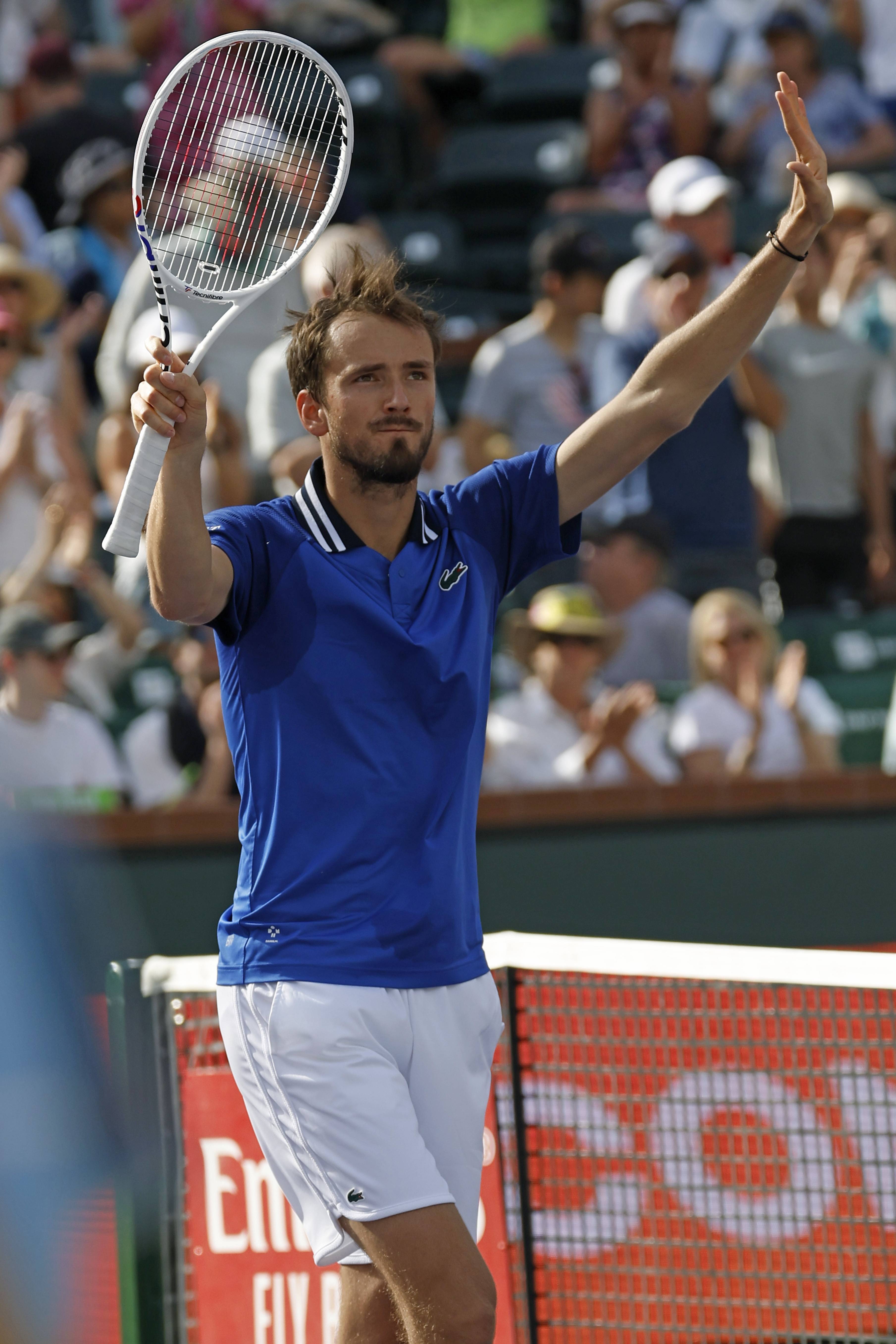 包含澳大利亚网球队完胜德国网球队，梅德韦杰夫爆发神勇的词条