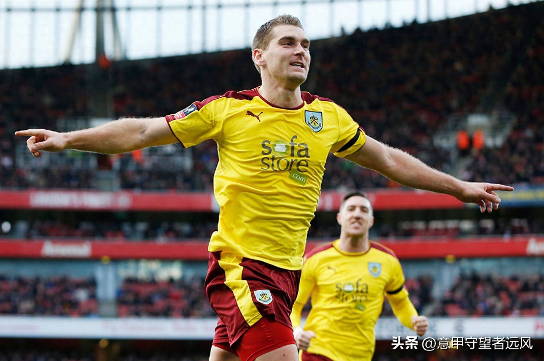 伯恩利客场击败诺里奇，稳固中游位置