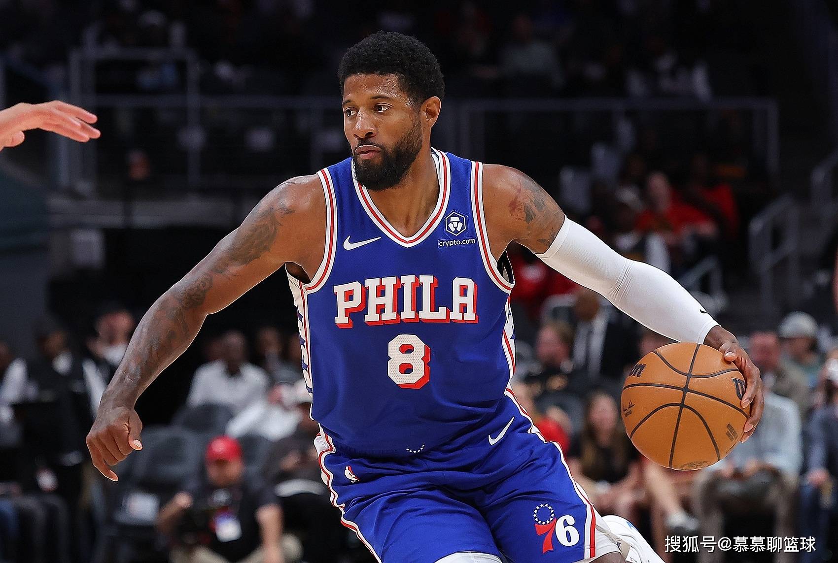 关于巴西男篮轻取魔术，乔治统治全场的信息