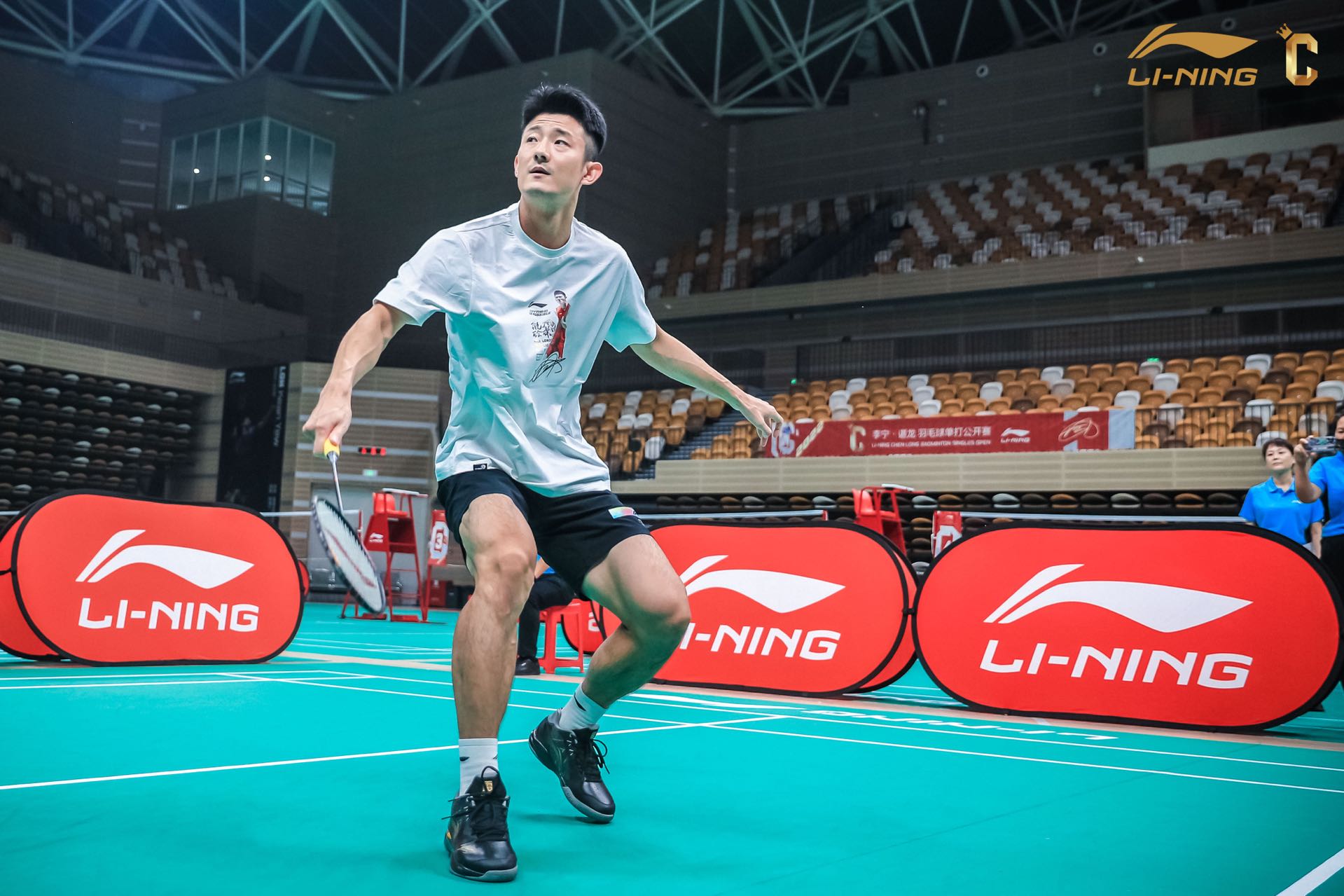 包含中国羽毛球队逆转英格兰羽毛球队，谌龙送出助攻的词条