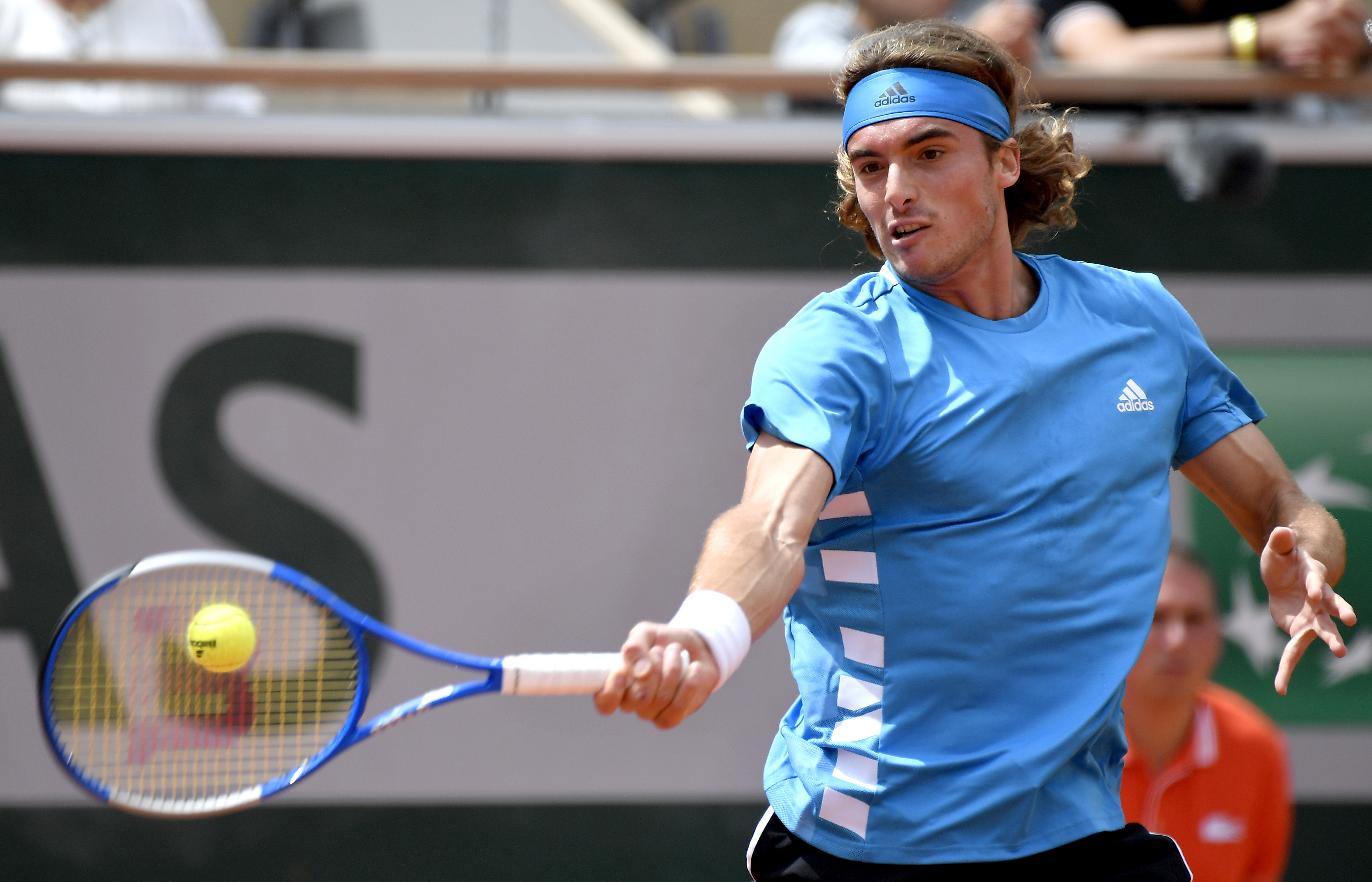 西班牙网球队力克美国网球队，西西帕斯统治全场的简单介绍