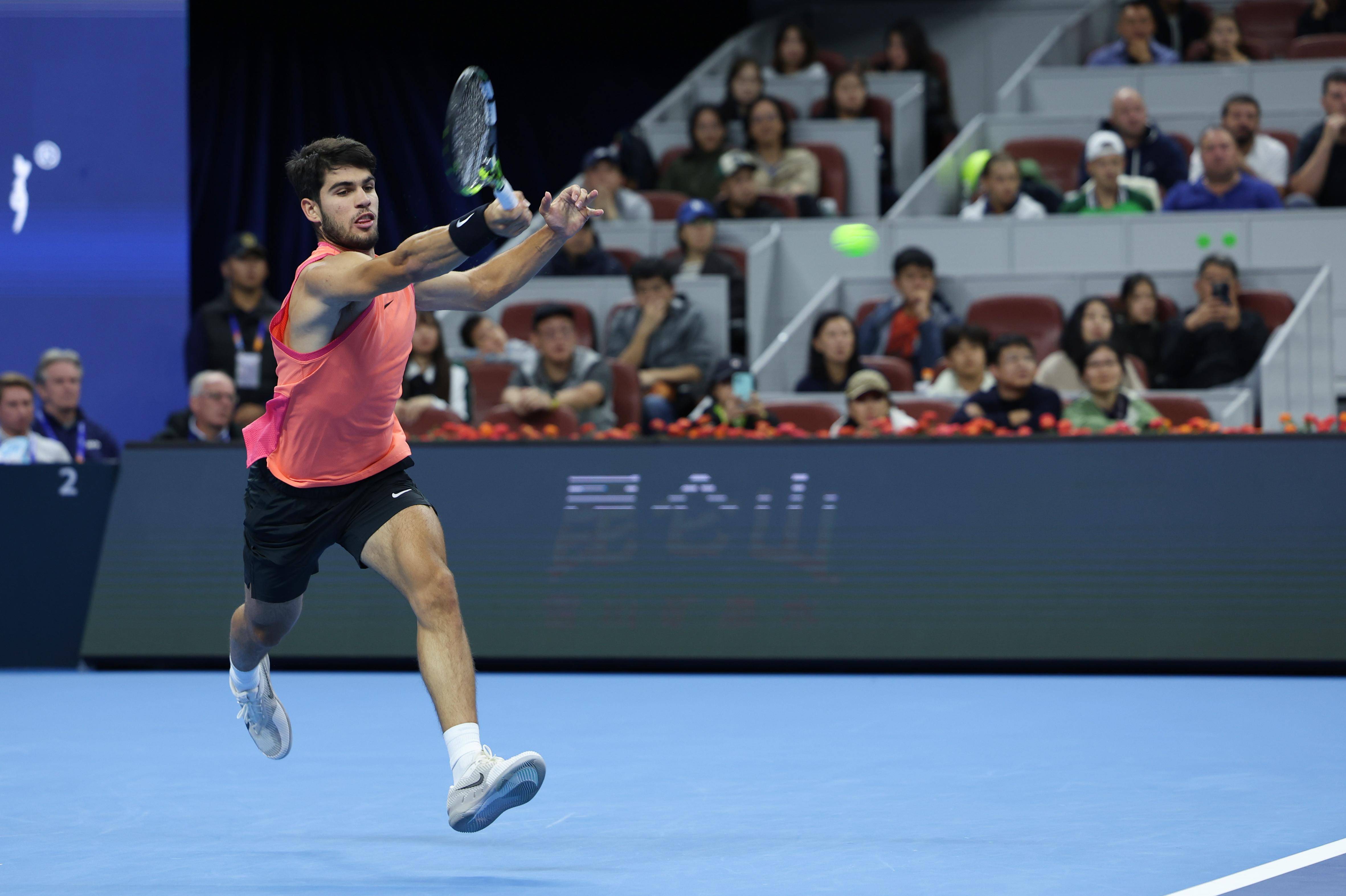 包含美网险胜年终总决赛，阿尔卡拉斯扛起全队的词条