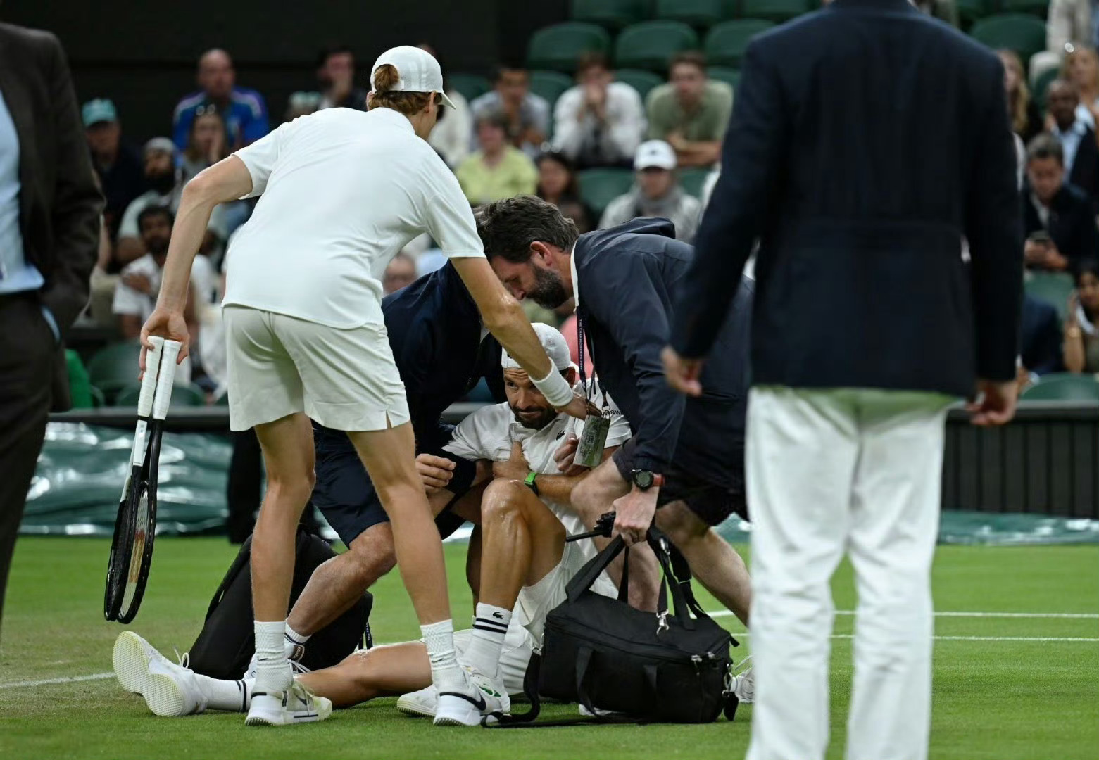 摩纳哥队核心受伤离场，球队战力受挫的简单介绍