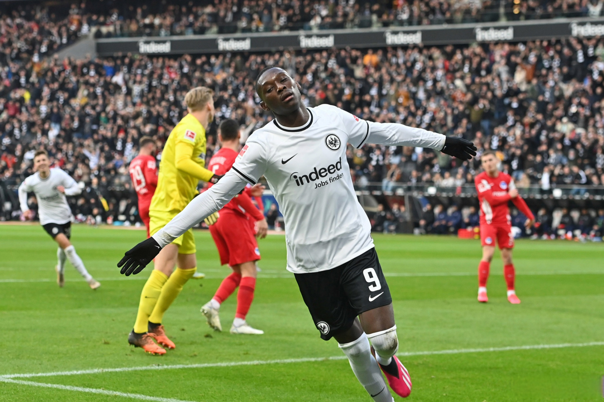 法兰克福主场战平不莱梅,积分榜第八的简单介绍 法兰克福主场战平不莱梅,积分榜第八的简单介绍