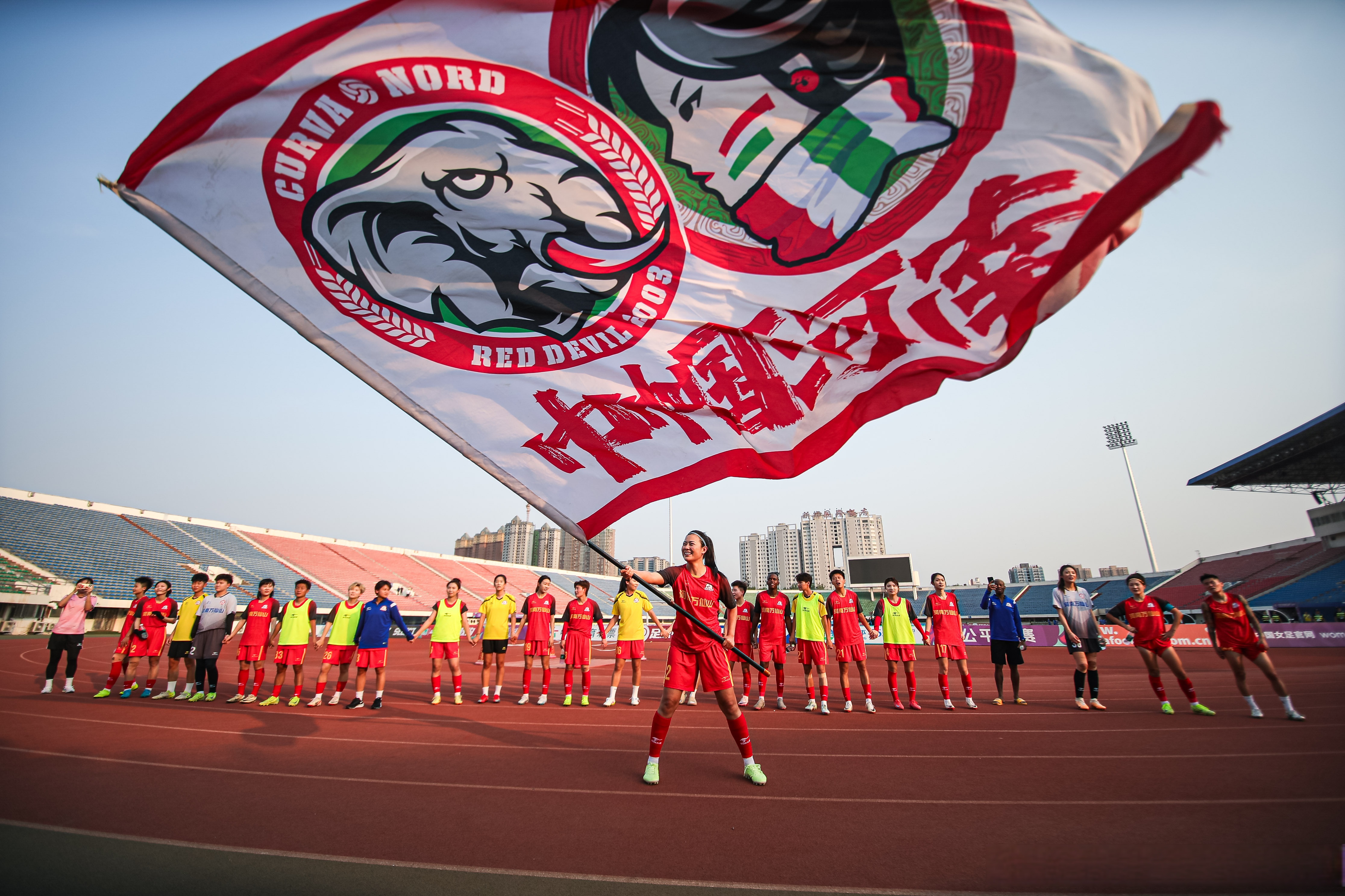 匈牙利队表现出色，成功突围晋级