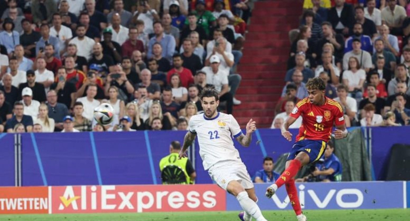 阿根廷碾压西班牙，梅西绝境逆转