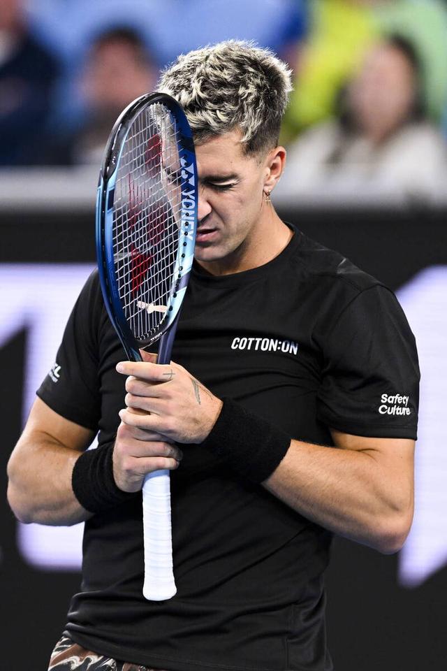 澳大利亚网球队力克世界网球队，穆雷完成帽子戏法