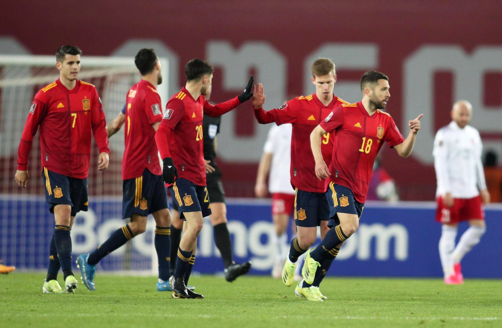 包含德国队完胜葡萄牙队，奥恰洛夫状态火热的词条