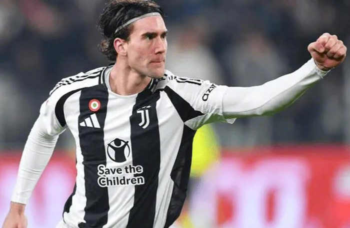 关于多特蒙德鏖战巴黎，弗拉霍维奇完成帽子戏法的信息