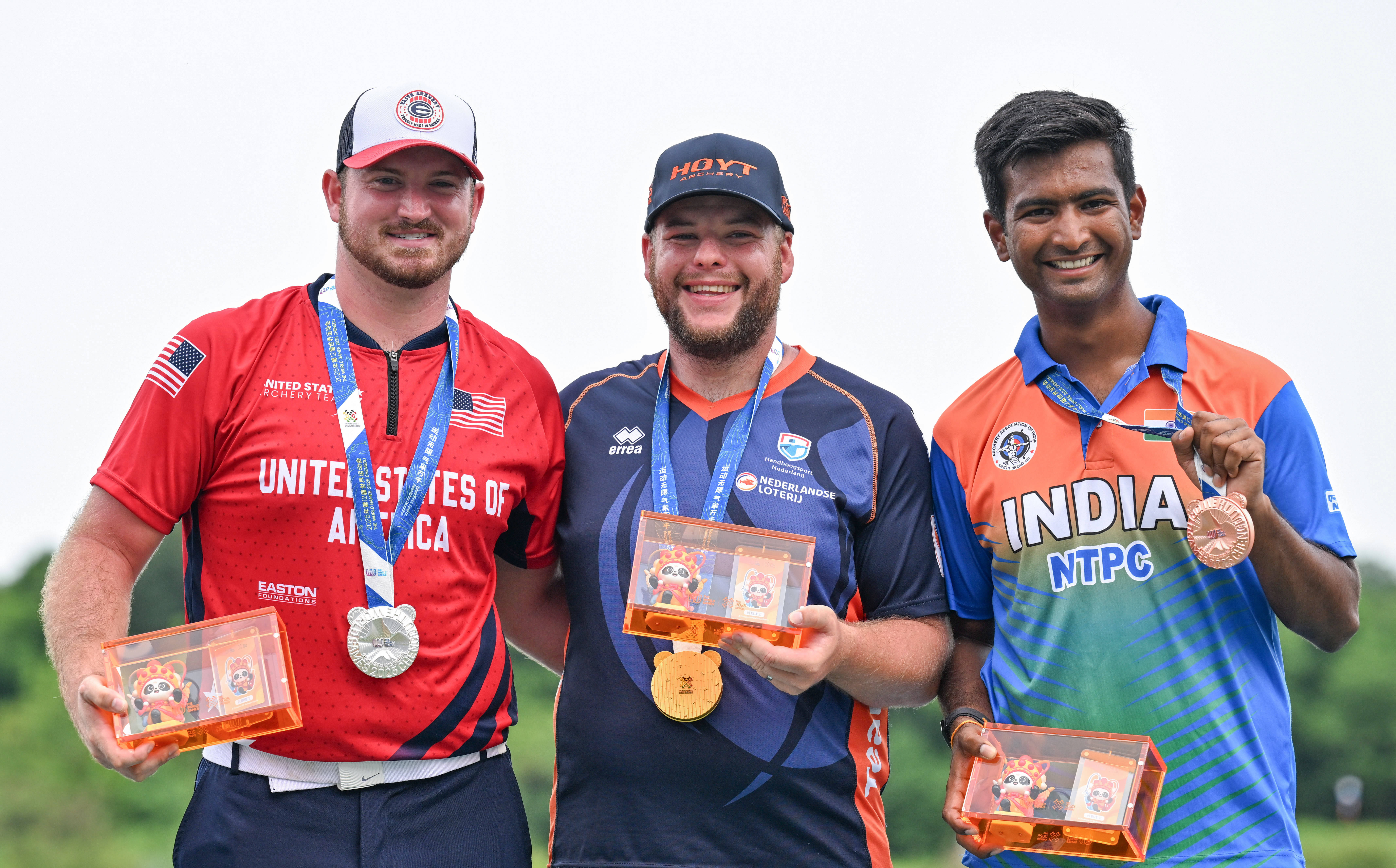 荷兰队以出色表现力夺得比赛胜利 荷兰队以出色表现力夺得比赛胜利