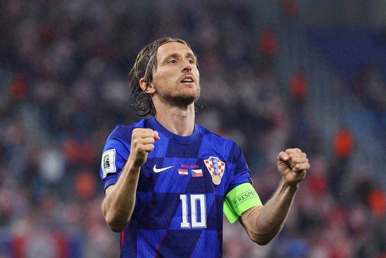 关于克罗地亚队在欧洲预选赛中险胜对手，晋级的信息