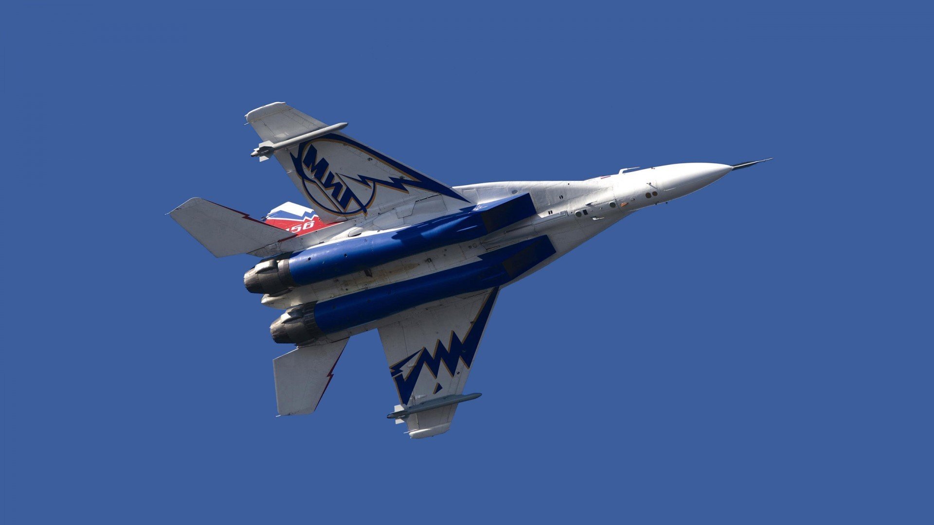 英格拉姆冠军级表现引爆赛场，灰熊强势晋级映衬上海队崛起之路