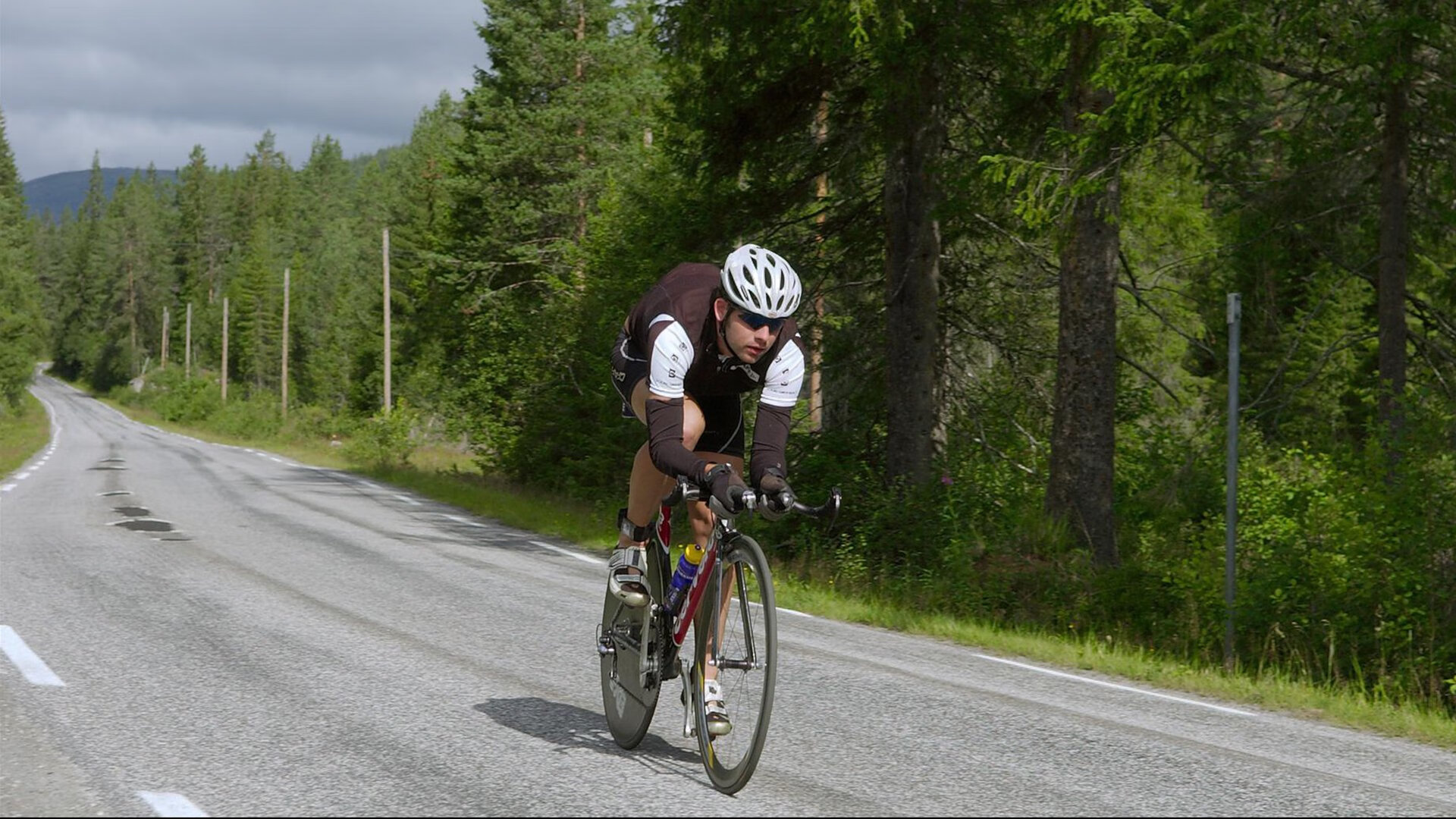 东决关键战焦点战，当阿尔及利亚斩落罗马—体育精神的跨界共鸣